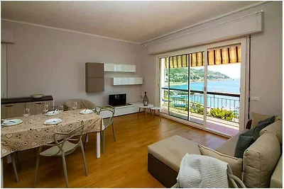 Ferienwohnung mit Klimaanlage und Balkon