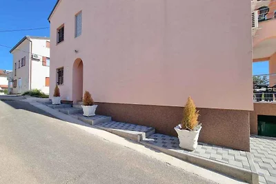Ferienwohnung mit Balkon und Klimaanlage