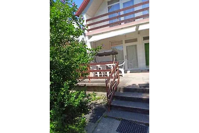 Ferienhaus mit Terrasse, grossem Garten und