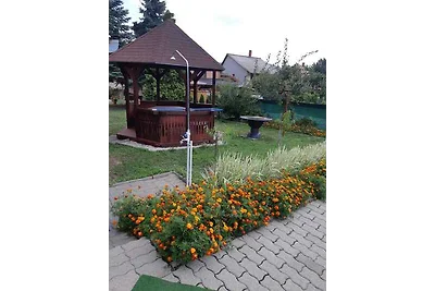 Ferienhaus mit Aussenpool und Klimaanlage