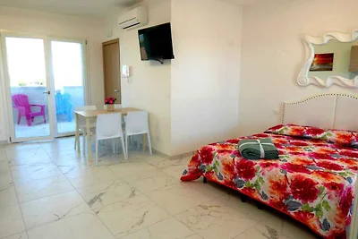 Studio mit Klimaanlage und Terrasse