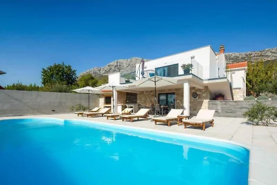 Ferienhaus mit Klimaanlage und Aussenpool