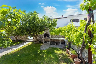 Ferienwohnung mit Terrasse und Grill