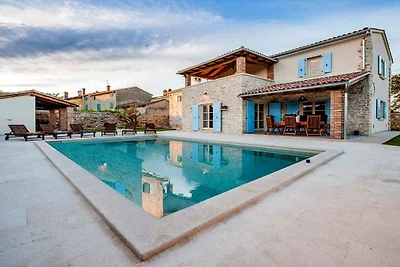Villa mit Klimaanlage und Pool