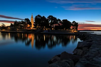 Ferienwohnung mit Gartenmöbeln und Grill
