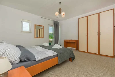Ferienhaus mit Terrasse und Klimaanlage