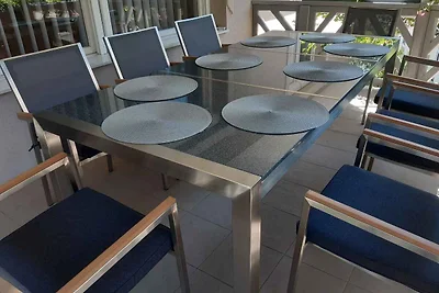 Ferienhaus mit Garten und Grill