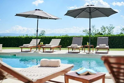Villa mit Klimaanlage und Pool