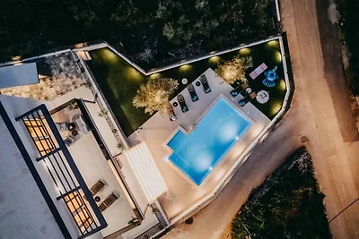 Traumhafte Villa in Vinišće mit eigenem Pool 