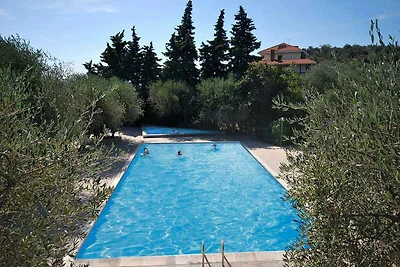 Studio mit Garten , Pool und Fitnessraum