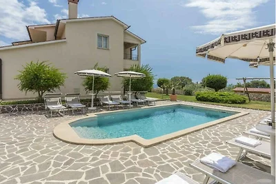 Ferienhaus mit Klimaanlage und Aussenpool