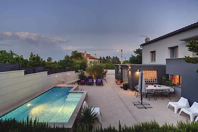 Villa mit Pool und mediterraner
