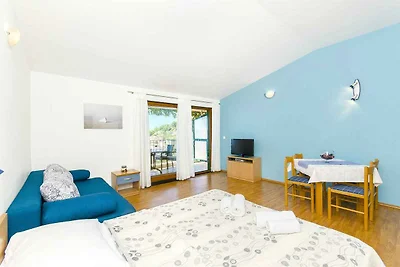 Studio mit Balkon und Klimaanlage