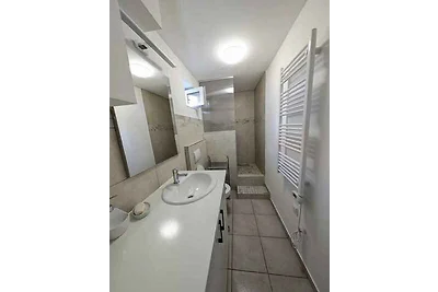 Ferienwohnung mit ruhiger Lage, Klimaanlage, 