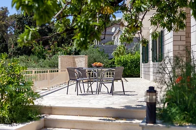 Villa mit Meerblick und Pool
