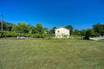 Ferienhaus mit Whirlpool und eingezäuntem