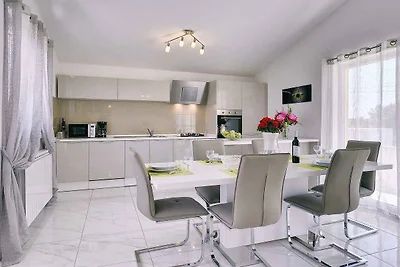 mit gemeinsamem Garten und Grill