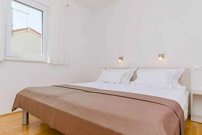 Appartamento Vacanza con famiglia Okrug Gornji