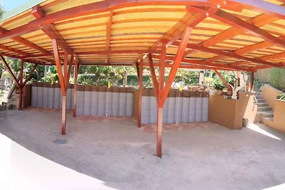 Ferienhaus mit Balkon und Klimaanlage