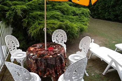 Ferienhaus mit grossem, gepflegtem Garten