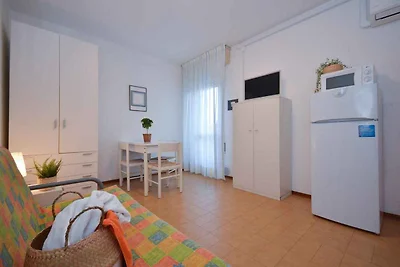 Studio mit Klimaanlage und Balkon