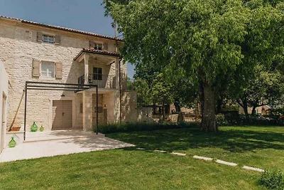Villa mit Klimaanlage und Aussenpool