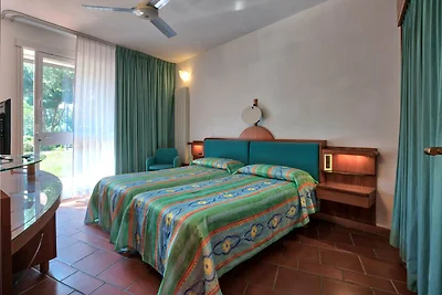 Villa mit Klimaanlage, Pool und Terrasse