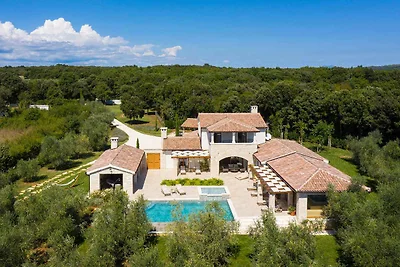Villa mit Klimaanlage und Pool
