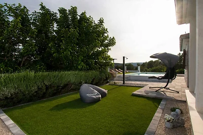 Ferienhaus mit Klimaanlage und Aussenpool