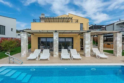 Villa mit Pool