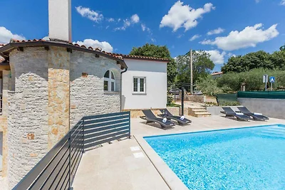 Villa mit Klimaanlage und Pool