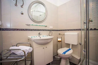 Modernes Apartment für 4 Personen, nur 250 m 