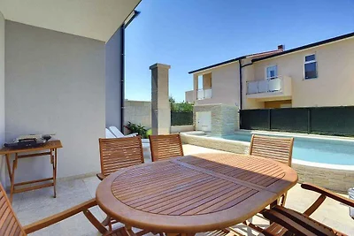 Ferienwohnung mit Pool und Klimaanlage