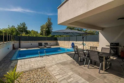 Villa mit Meerblick und Pool