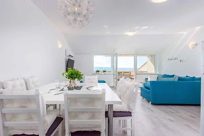 Ferienwohnung modern eingerichtet mit Meerbli