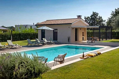 Villa mit Klimaanlage und Pool