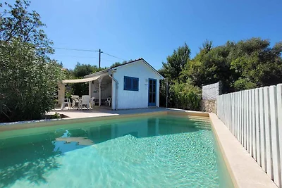 Ferienhaus mit Pool und Grill