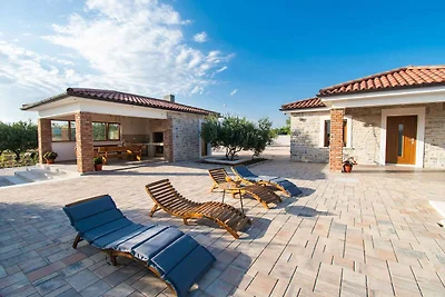 Ferienhaus mit Klimaanlage und Aussenpool