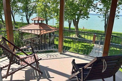 Ferienhaus direkt am Ufer mit Ausblick