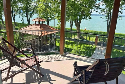 Ferienhaus direkt am Ufer mit Ausblick