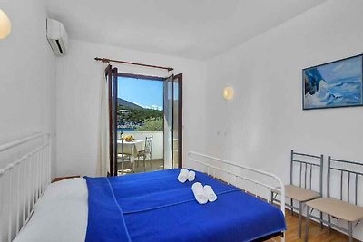 Ferienwohnung nahe am Meer mit Balkon