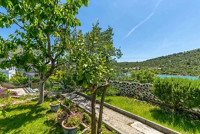 Gemütliche Ferienwohnung „Garden by the Sea“ 