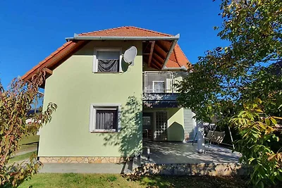 Ferienhaus mit Gartendusche und