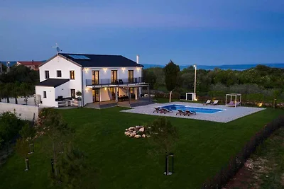 Villa mit Klimaanlage und Pool