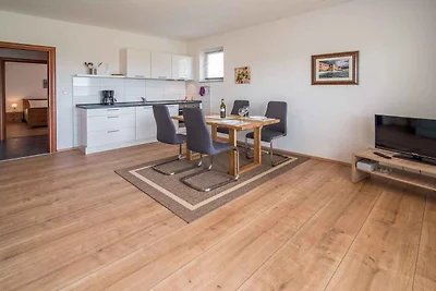 Ferienwohnung mit Balkon und Blick aufs Meer