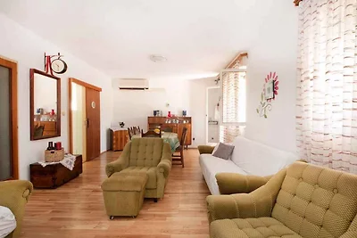 Ferienhaus mit Terrasse und Klimaanlage