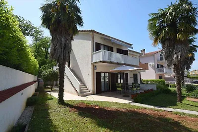 Ferienwohnung mit Terrasse und Grill