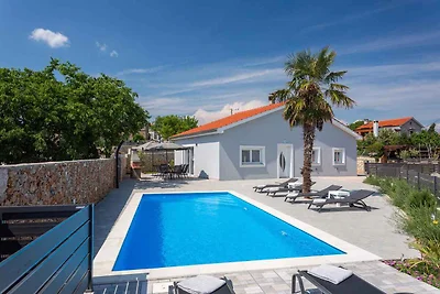 Villa Mia mit Pool in Garica