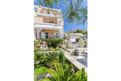 Appartamento Vacanza con famiglia Okrug Gornji