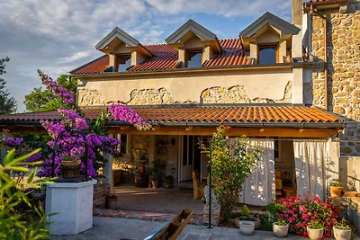 Gemütliches Gartenhaus in Mundanije auf der I